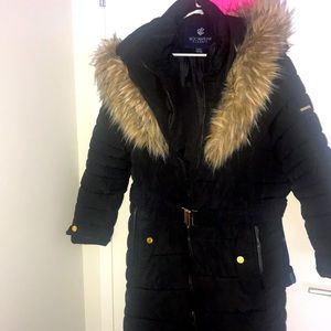 Black knee length puffer coat with fax fur